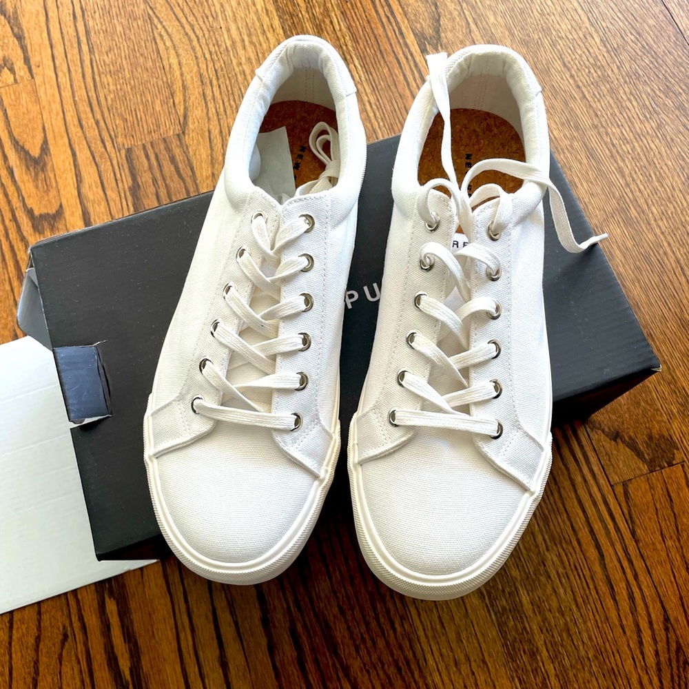 Brand new Men’s New Republic Bowery white sneaker. Size 10.5